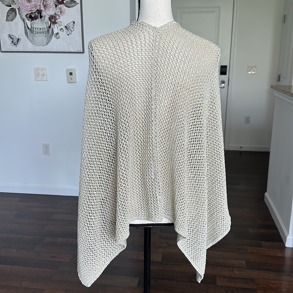 Minnie Rose Knit Poncho - Picture 4 of 5